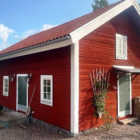 Nyrenoverad Stuga Naera Naturen Linkoping Luaran gambar