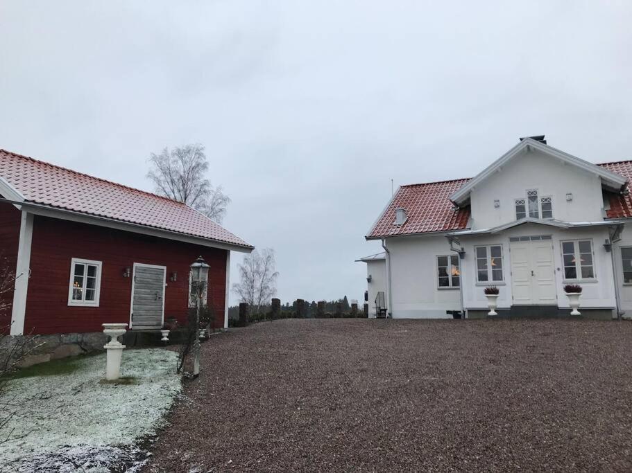 Nyrenoverad Stuga Naera Naturen Linkoping Luaran gambar